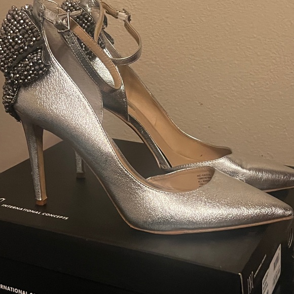 INC International Concepts Elegant Silver Women's Heels - Picture 6 of 8